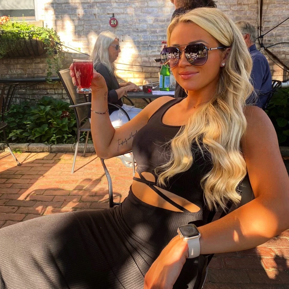 Meet your Posher, Renée - Picture 2 of 7